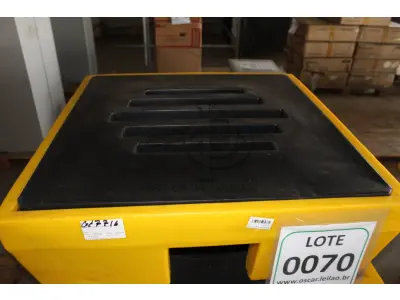 LOTE 070 - MATERIAL DIVERSO