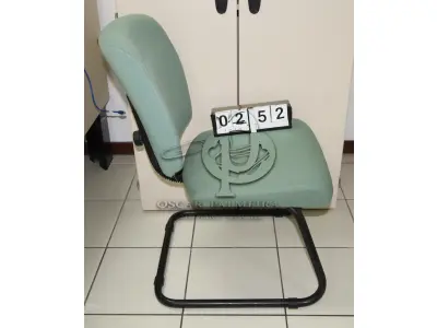 LOTE 252 - LOTE - 0252 - CADEIRA SECRETÁRIA FIXA S/ BRAÇO