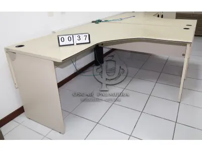 LOTE 037 - LOTE - 0037 - MESA EM L MÉDIA