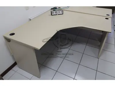 LOTE 037 - LOTE - 0037 - MESA EM L MÉDIA