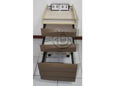 LOTE 082 - LOTE - 0082 - GAVETEIRO 3 GAVETAS