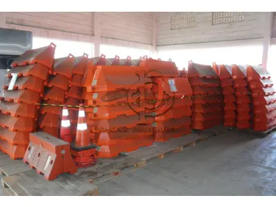 LOTE 173 - MATERIAL DIVERSO
