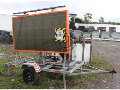 LOTE 280 - MATERIAL DIVERSO
