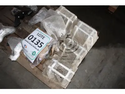 LOTE 135 - MATERIAL DIVERSO