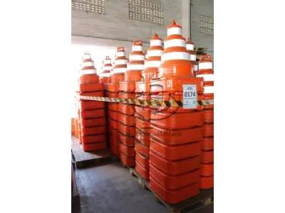 LOTE 174 - MATERIAL DIVERSO