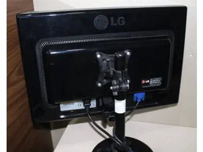 LOTE 003 - CONJUNTO MONITORES