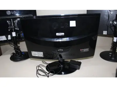 LOTE 003 - CONJUNTO MONITORES