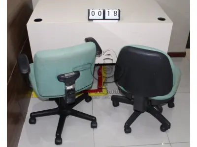 LOTE 018 - CONJ. CADEIRAS