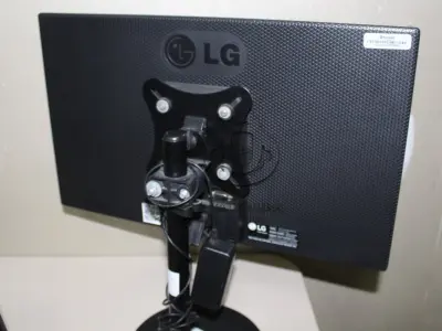 LOTE 003 - CONJUNTO MONITORES