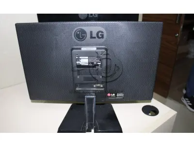 LOTE 019 - CONJUNTO MONITORES