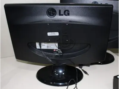 LOTE 012 - CONJUNTO MONITORES