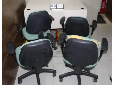 LOTE 017 - CONJ. CADEIRAS