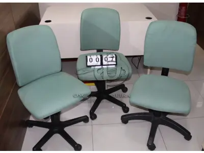 LOTE 007 - CONJ. CADEIRAS